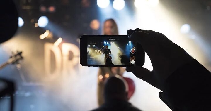 Fotobudka proponująca dużo akcesoriów